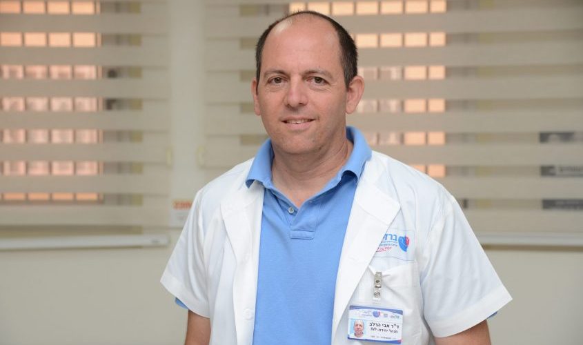 ד"ר אבי הרלב, מנהל יחידת ה-IVF במרכז הרפואי ברזילי. צילום: דוברות ברזילי