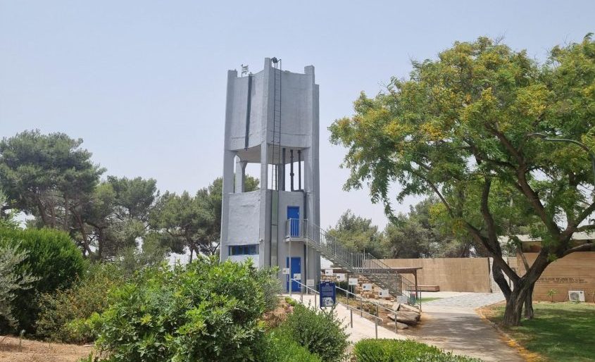 מגדל המים בכפר סילבר. צילום: המועצה לשימור אתרים