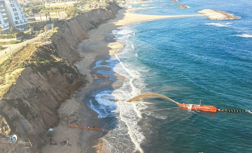 צינור הזנת החול בחוף הצפוני. צילום: החברה הממשלתית להגנות מצוקי חוף הים התיכון