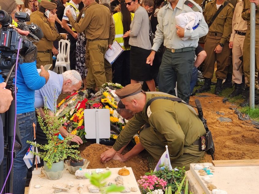 הקבר הטרי של דניאל ז"ל