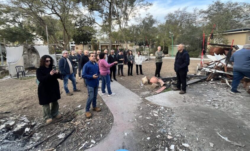 סיור המועצה בקיבוץ ניר עוז. צילום: מועצה אזורית יואב