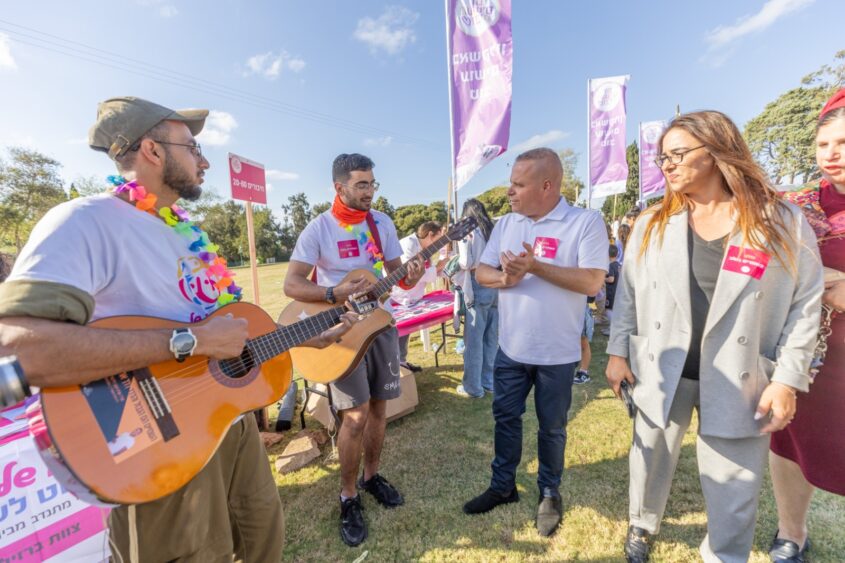 הפנינג יום המעשים הטובים באשקלון. צילום: סיון מטודי