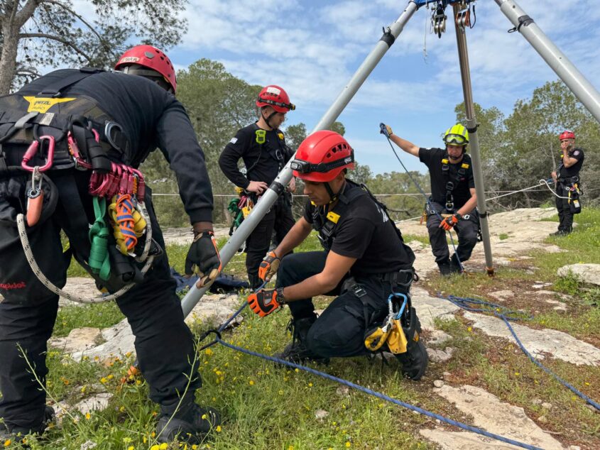 אימון יחידת כבאות והצלה. צילום: כבאות והצלה – מחוז דרום