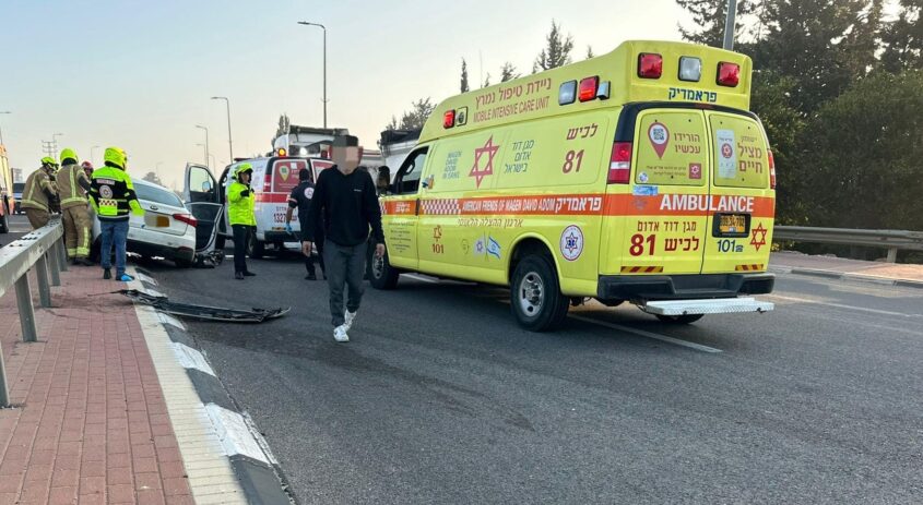 זירת התאונה בצומת בית שקמה. צילום: דוברות מד"א